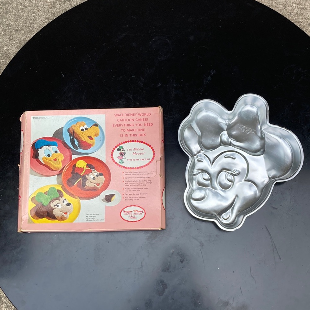 Disney Wilton Retired Rare Vintage Minnie Mouse Cake Pan with Tips